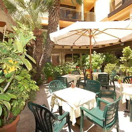 Mercedes Готель 3*