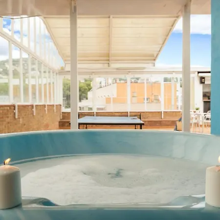 Mercedes Готель Льорет-де-Мар