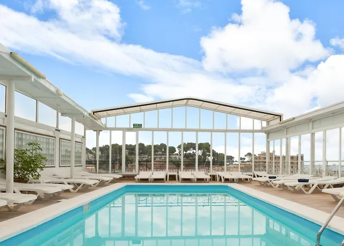 Отель Mercedes Льорет-де-Мар